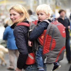 Картинка Рюкзак для переноски ребенка Little Life Traveller S3 на возраст от 6 мес до 3 лет, red (10541) 10541   раздел Детские рюкзаки
