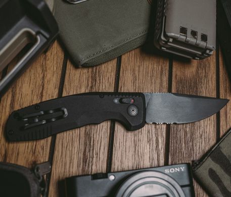 Картинка Розкладной нож SOG SOG-TAC AU, Black, Partially Serrated (SOG 15-38-02-57) SOG 15-38-02-57 - Ножи SOG