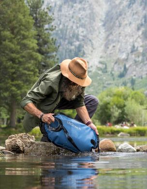 Картинка Фільтр для води LifeStraw Peak Gravity, 8 л, Dark Mountain Gray (LSW LSPSF8GRWW) LSW LSPSF8GRWW - Фильтры для воды LifeStraw